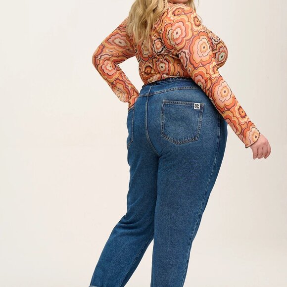 NWT Lucy & Yak Dana - Mom Denim Jeans in Mid Wash Blue - Picture 2 of 8